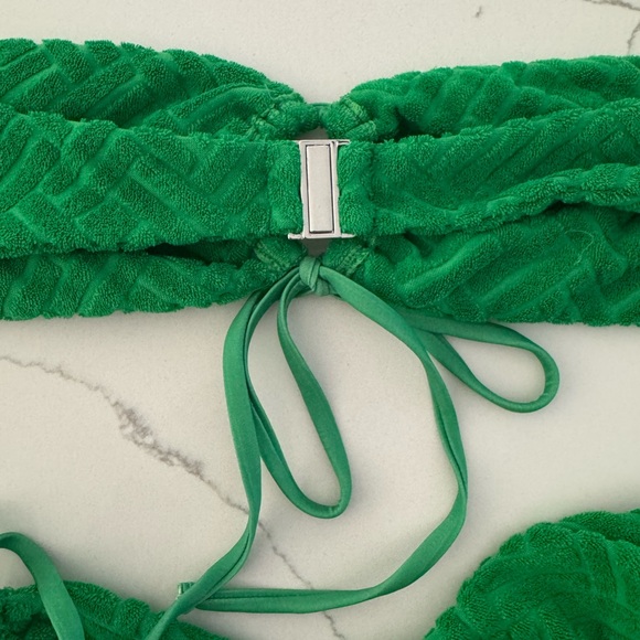 Green Textured Bikini Set - Picture 2 of 2
